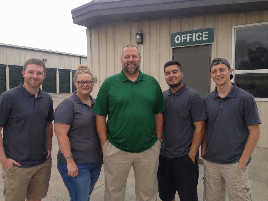 Pest control professionals in Apple Valley, MN